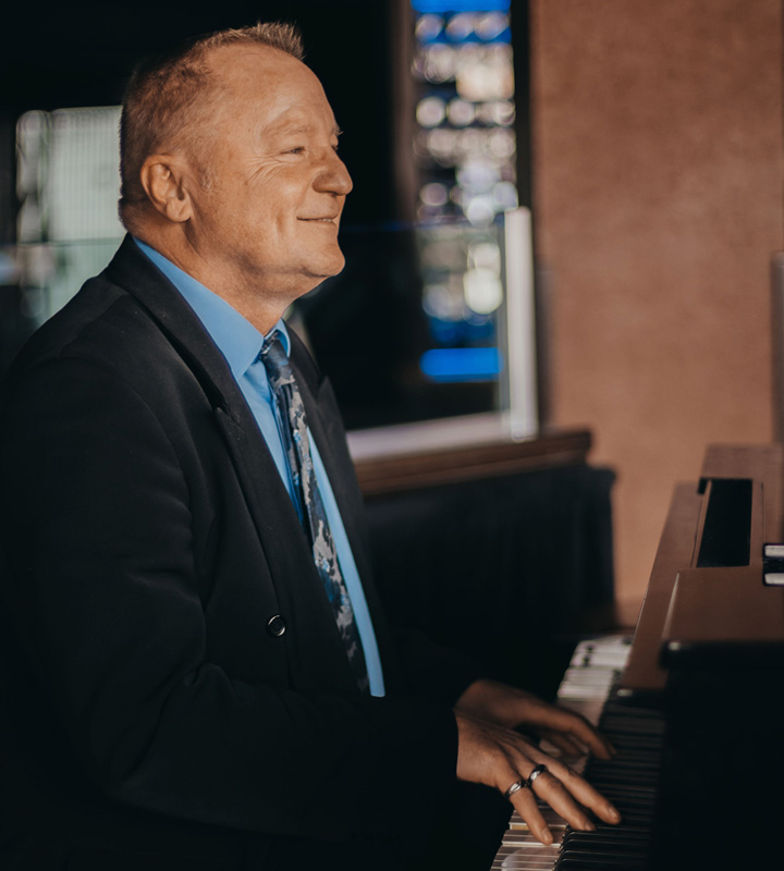 Mike Rosenthal — Chandlers featured musician